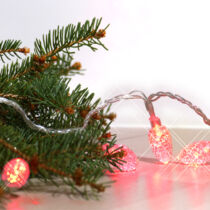 Karácsonyi toboz kül- és beltéri füzér 80 db átlátszó fehér toboz piros LED